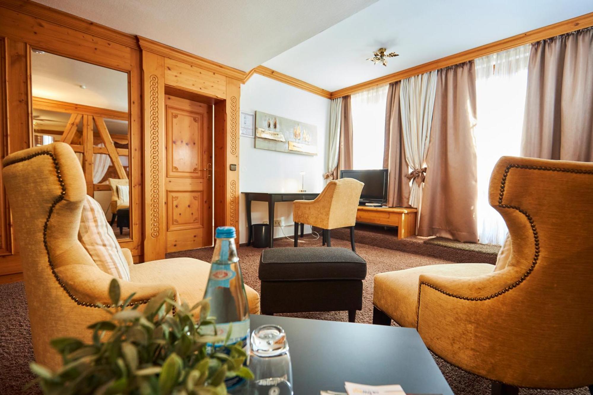 Flair Hotel Vier Jahreszeiten Bad Urach Kültér fotó