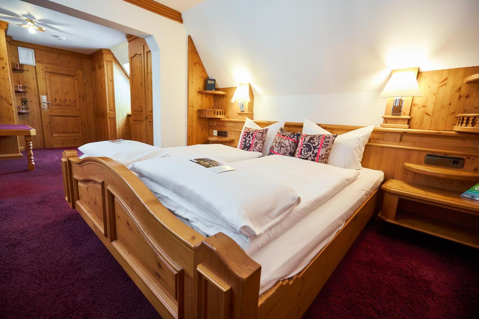 Flair Hotel Vier Jahreszeiten Bad Urach Kültér fotó