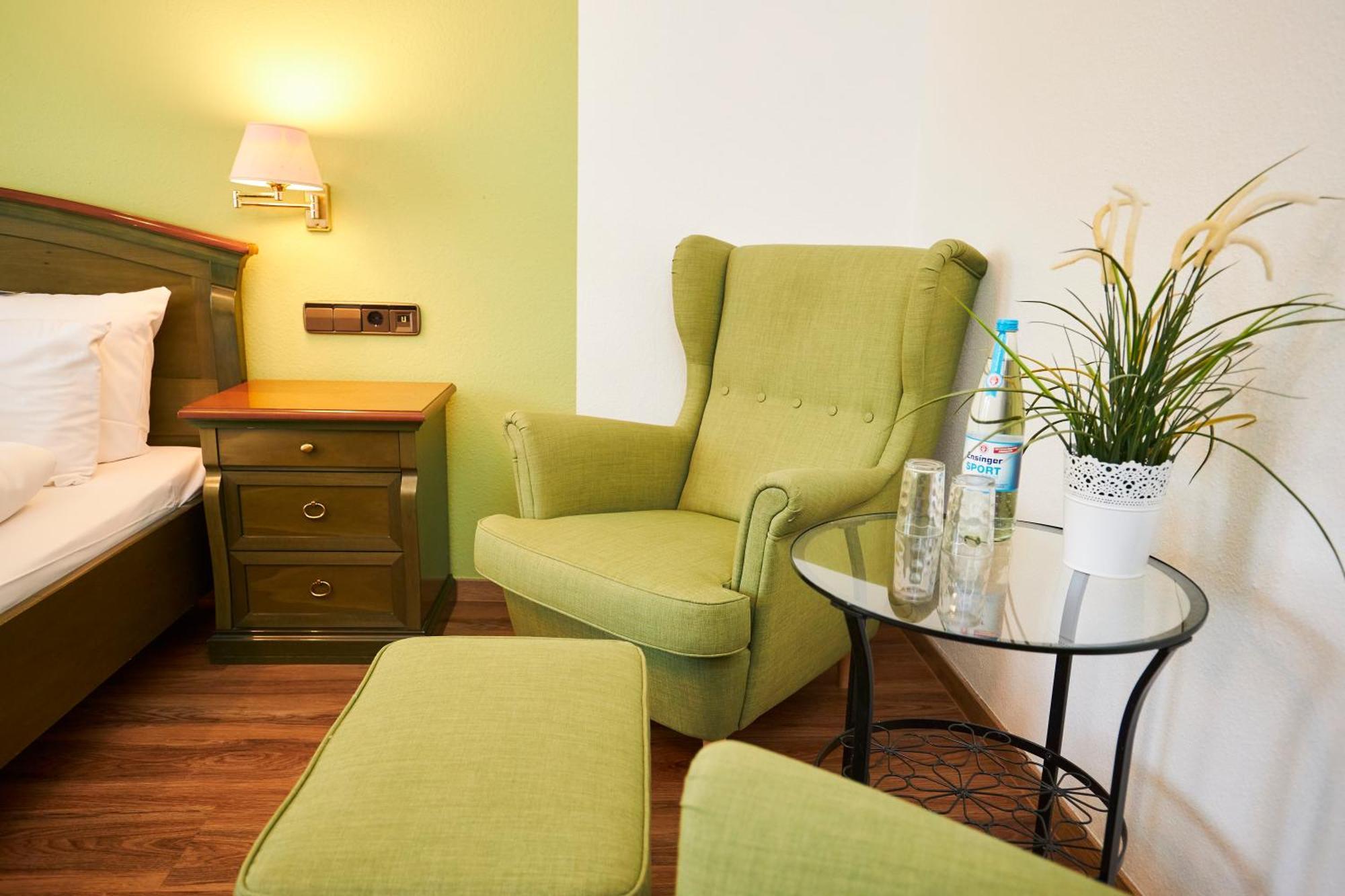 Flair Hotel Vier Jahreszeiten Bad Urach Kültér fotó