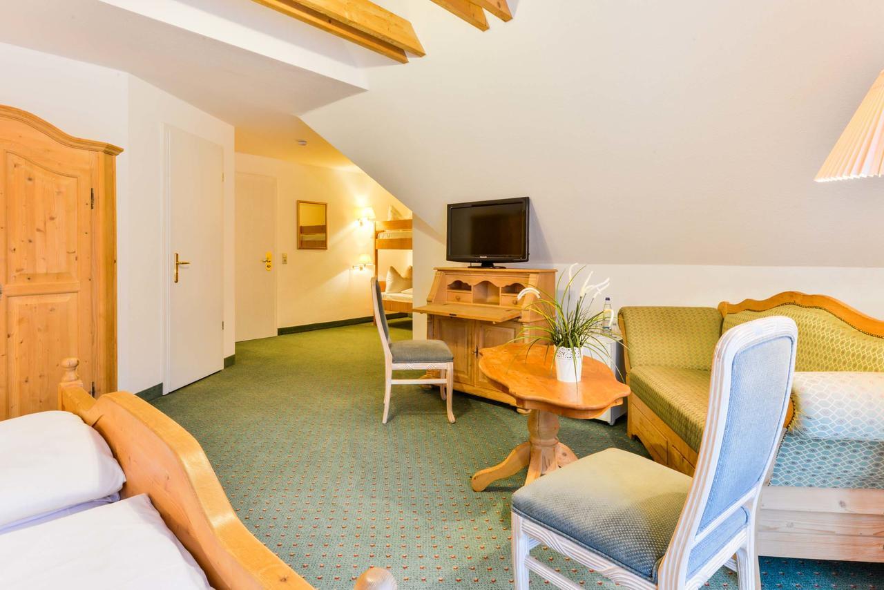 Flair Hotel Vier Jahreszeiten Bad Urach Kültér fotó